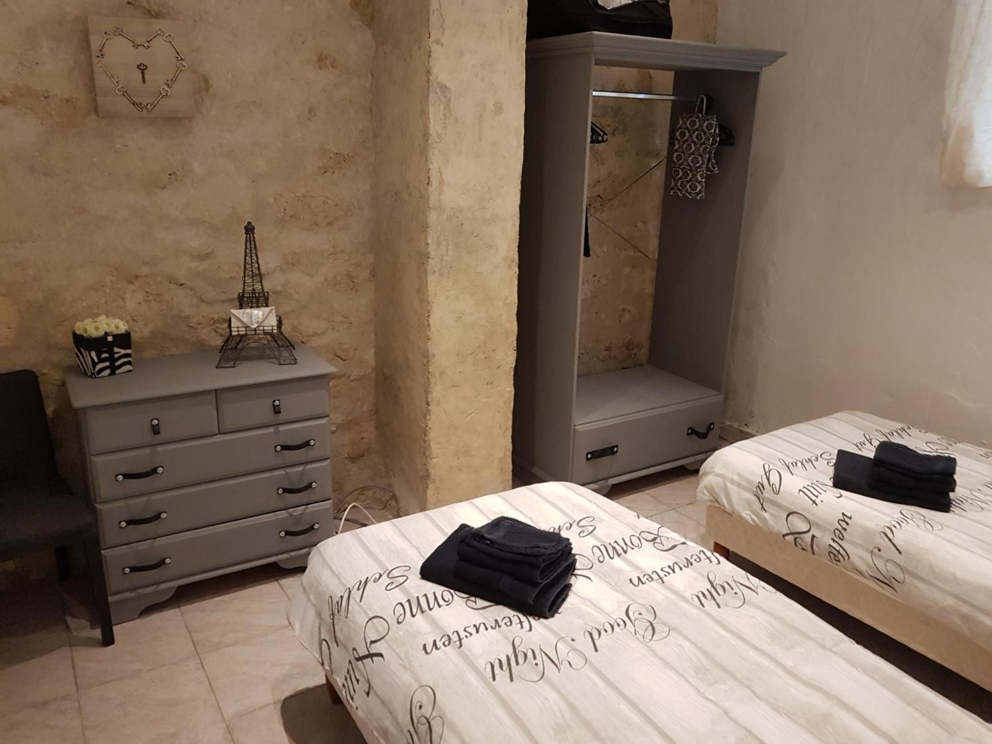 Cherval Le Gite Des Chambres De La Grange מראה חיצוני תמונה