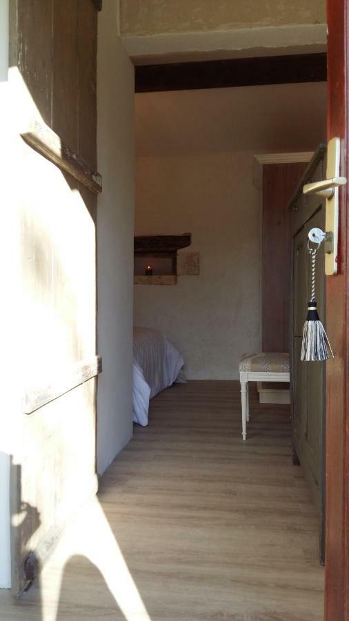 Cherval Le Gite Des Chambres De La Grange מראה חיצוני תמונה