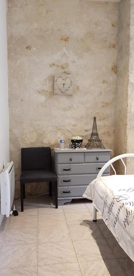 Cherval Le Gite Des Chambres De La Grange מראה חיצוני תמונה
